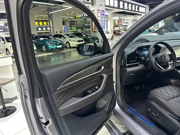 2025 Geely Monjaro (Xingyue L) I Рестайлинг (China Market), серый, 3230010 рублей - вид 14