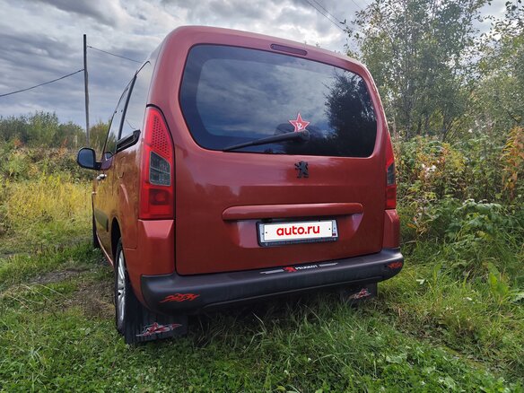 2009 Peugeot Partner II, красный, 800000 рублей - вид 3