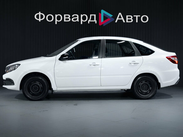 2024 Lada (ВАЗ) Granta I Рестайлинг, белый, 1099000 рублей - вид 3