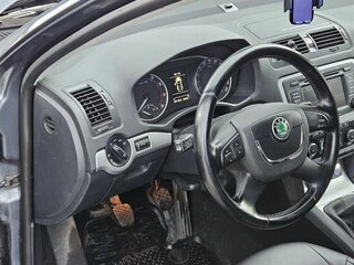2011 Skoda Octavia II (A5) Рестайлинг, серый, 670000 рублей, вид 3