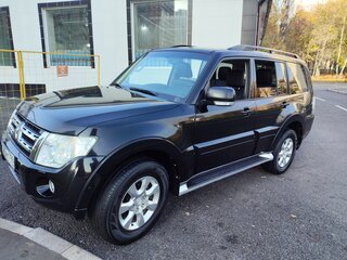 2013 Mitsubishi Pajero IV Рестайлинг 1, чёрный, 2300000 рублей, вид 2