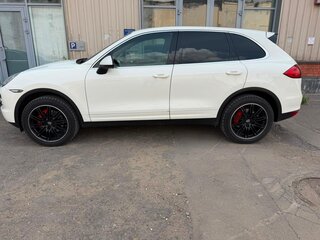 2011 Porsche Cayenne II (958), белый, 2545000 рублей, вид 2