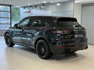 2018 Porsche Cayenne S III, чёрный, 6300000 рублей, вид 4