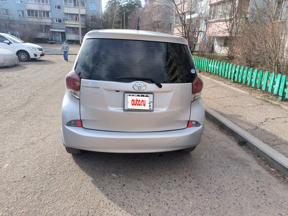 2014 Toyota Ractis II, серебристый, 865000 рублей - вид 3