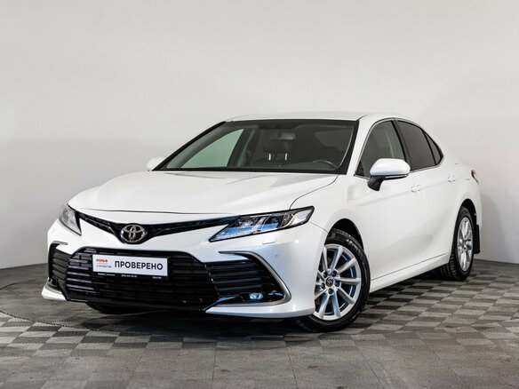2021 Toyota Camry VIII (XV70) Рестайлинг, белый, 2799000 рублей