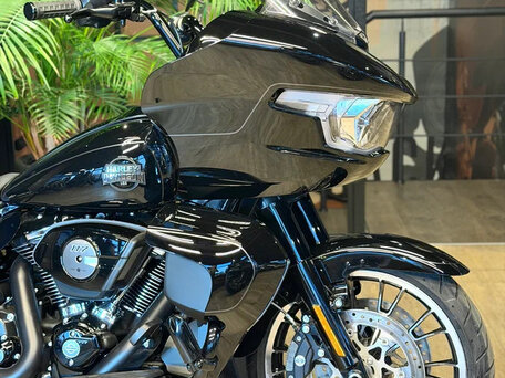 2026 Harley-Davidson Road Glide Limited, чёрный, 4950000 рублей, вид 4