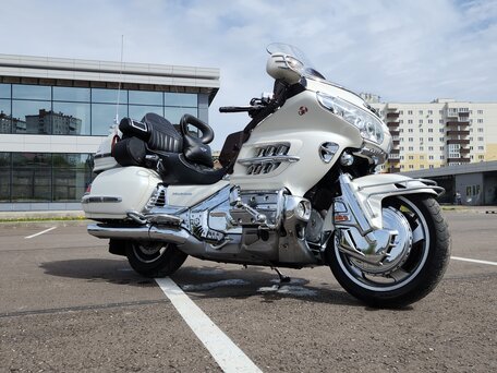 2010 Honda GL 1800 Gold Wing, белый, 1600000 рублей, вид 4