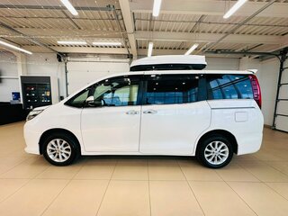 2016 Toyota Esquire I, белый, 1999999 рублей, вид 3