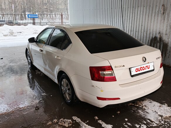 2015 Skoda Octavia III (A7), белый, 530000 рублей - вид 3