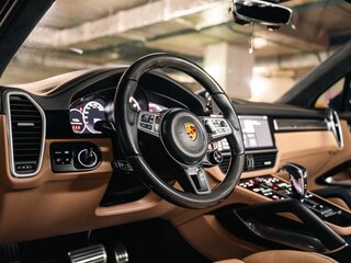 2021 Porsche Cayenne Turbo III, чёрный, 13700000 рублей, вид 2