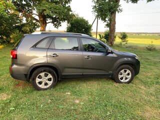 2014 Kia Sorento II Рестайлинг, серебристый, 1575000 рублей, вид 2
