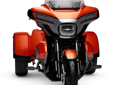 2026 Harley-Davidson CVO Tri Glide, оранжевый, 7950000 рублей, вид 3