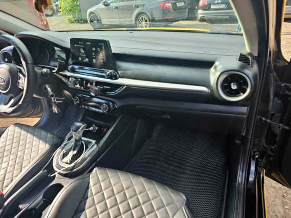 2019 Kia Forte III, чёрный, 1500000 рублей - вид 12