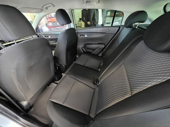 2017 Kia Rio X-Line IV, серебристый, 1380000 рублей - вид 32