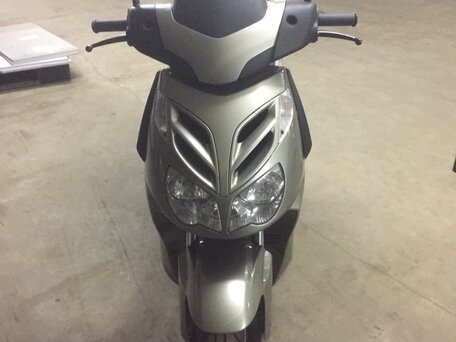 2010 Aprilia SportCity 300, серебристый, 300000 рублей, вид 1