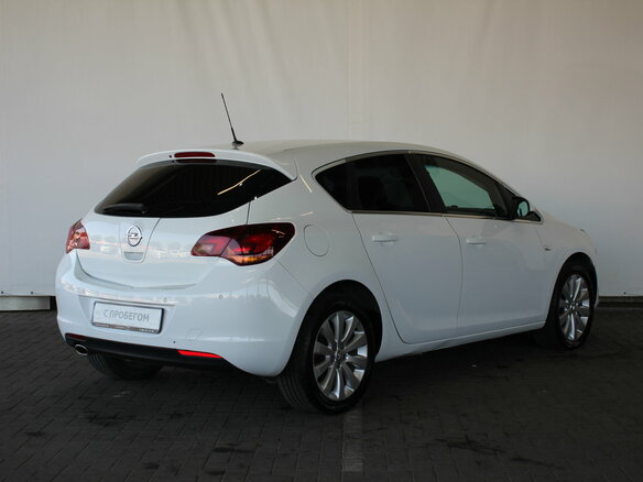 2011 Opel Astra J, белый - вид 3