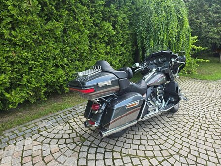 2015 Harley-Davidson Electra Glide, серый, 2000000 рублей, вид 2