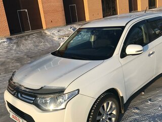 2013 Mitsubishi Outlander III, белый, 1760000 рублей, вид 1