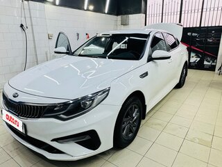 2019 Kia Optima IV Рестайлинг, белый, 1599999 рублей, вид 3