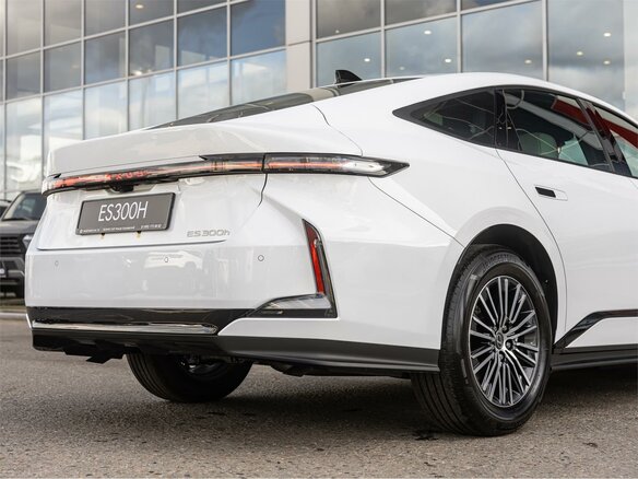 2026 Lexus ES 300h VIII, белый, 7770000 рублей - вид 5