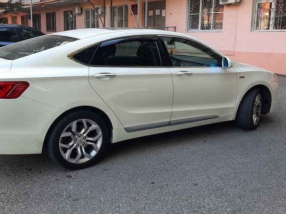 2016 Geely Emgrand GT, белый - вид 1