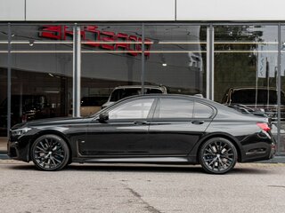 2019 BMW 7 серии 730d xDrive VI (G11/G12) Рестайлинг, чёрный, 5297000 рублей, вид 2