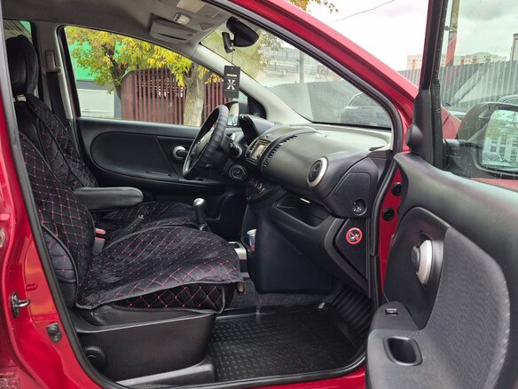 2013 Nissan Note I Рестайлинг, красный, 460000 рублей - вид 12