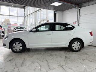 2020 Skoda Octavia III (A7) Рестайлинг, белый, 1779000 рублей, вид 3