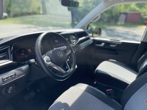 2022 Volkswagen Multivan T6 Рестайлинг, серый, 4840007 рублей - вид 11