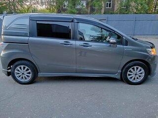 2011 Honda Freed Spike I Рестайлинг, серый, 950000 рублей, вид 2