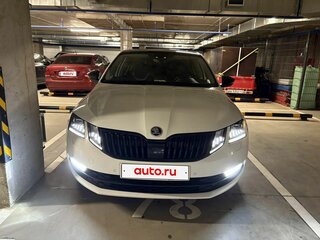 2018 Skoda Octavia III (A7) Рестайлинг, белый, 1950000 рублей, вид 2