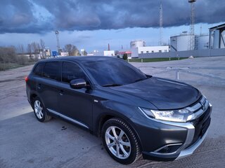 2016 Mitsubishi Outlander III Рестайлинг 2, серый, 1595000 рублей, вид 2
