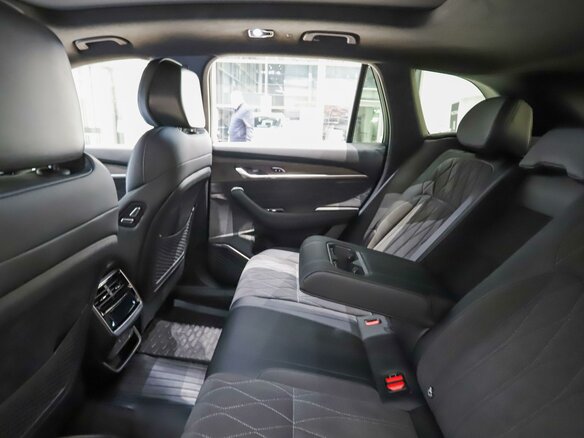 2026 Geely Monjaro I Рестайлинг, чёрный, 5107000 рублей - вид 13