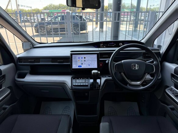2017 Honda Stepwgn V, белый - вид 14