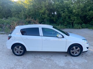 2014 Opel Astra H Рестайлинг, белый, 749000 рублей, вид 4