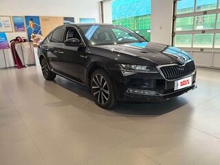 2024 Skoda Superb IV, чёрный, 3842435 рублей, вид 1