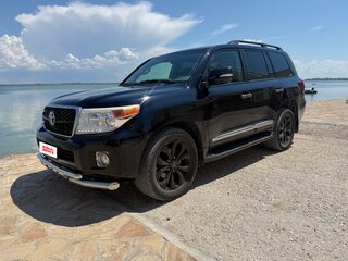 2013 Toyota Land Cruiser 200 Series Рестайлинг 1, чёрный, 3800000 рублей, вид 1