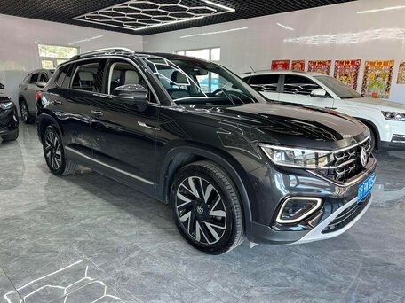 2023 Volkswagen Tayron I Рестайлинг, чёрный, 2000000 рублей, вид 4