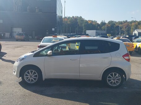 2011 Honda Fit II, белый, 1100000 рублей, вид 5