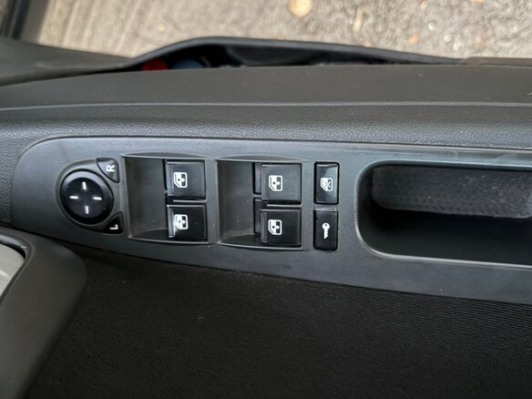 2012 Lada (ВАЗ) Priora I, белый, 330000 рублей - вид 6