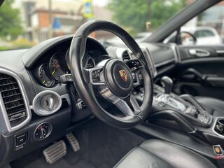2015 Porsche Cayenne S E-Hybrid II Рестайлинг (958), чёрный, 3600000 рублей, вид 2
