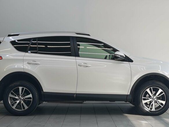 2015 Toyota RAV4 IV (XA40) Рестайлинг, белый, 2340000 рублей - вид 3