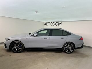 2025 BMW 5 серии 530i xDrive VIII (G60/G61/G68), серый, 8840000 рублей, вид 5