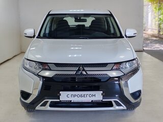 2019 Mitsubishi Outlander III Рестайлинг 3, белый, 2060000 рублей, вид 2