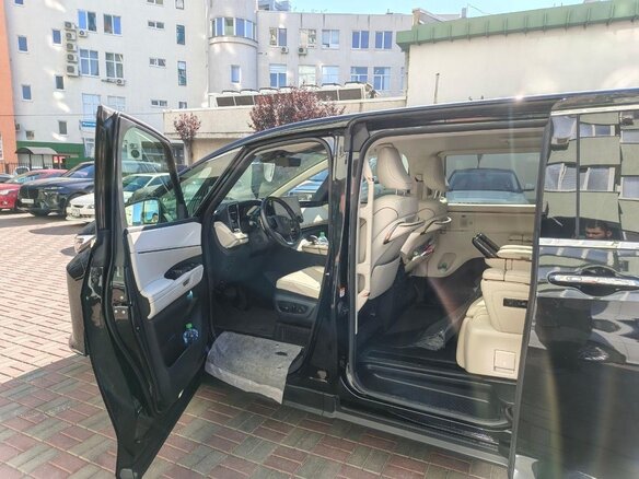 2025 Lexus LM 500h II, чёрный, 19900000 рублей - вид 13