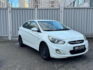 2013 Hyundai Solaris I, белый, 739000 рублей, вид 3