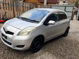 2010 Toyota Vitz II (XP90), серый, 550000 рублей, вид 1