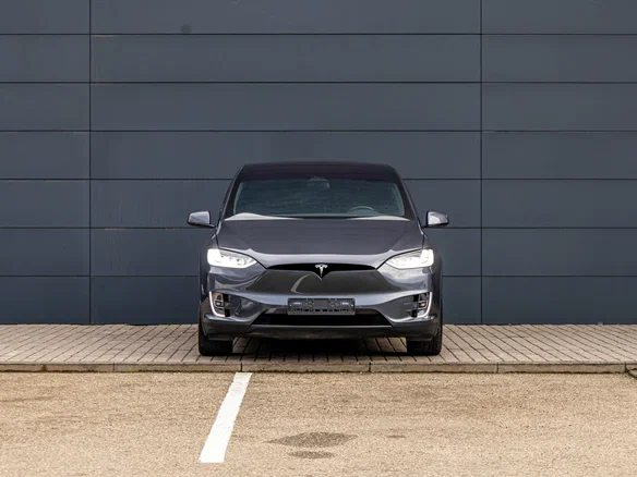 2019 Tesla Model X 90D I, серый, 5195000 рублей - вид 1
