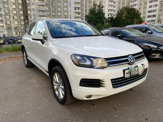 2012 Volkswagen Touareg II, белый, 1680000 рублей, вид 1