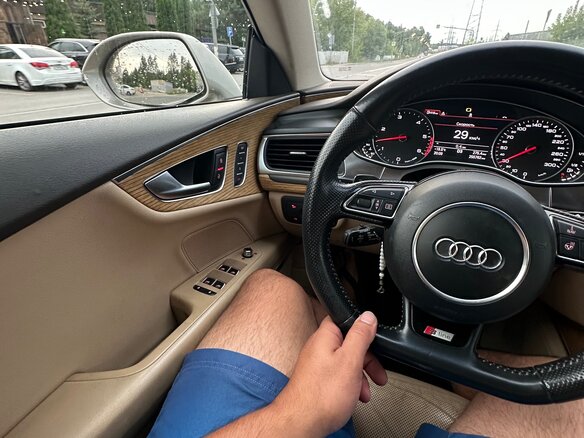 2013 Audi A7 S-tronic I (4G), бежевый, 2350000 рублей - вид 38